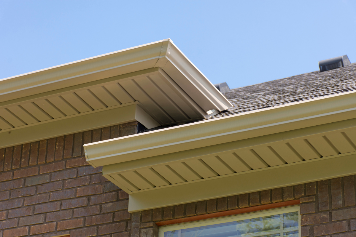 Professional soffit repair Daytona Beach that has just been done on a home